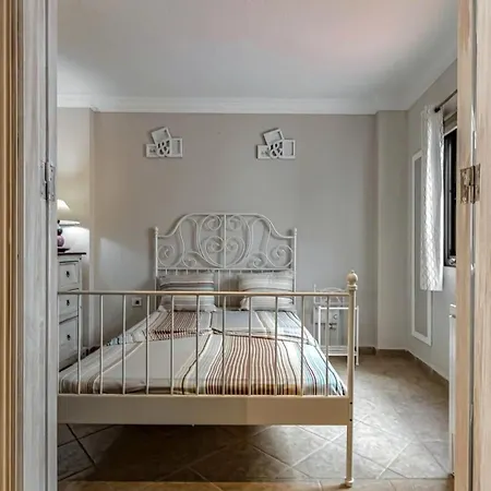 Family In Cozy Appartement *