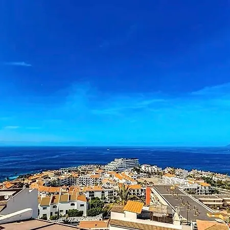 Apartment Cozy 2-bedroom Near - Gigantes