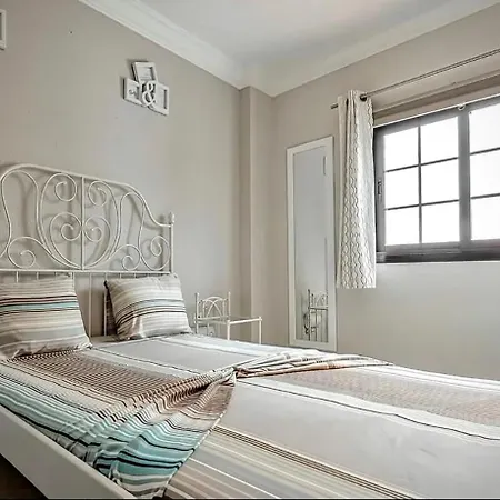 Cozy 2-bedroom Near - Gigantes Apartman Puerto de Santiago