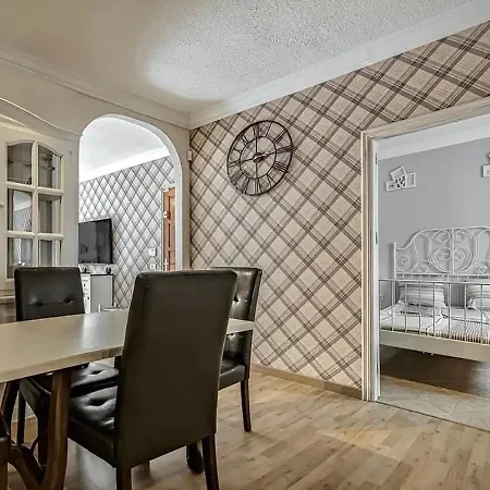 Cozy 2-bedroom Near - Gigantes